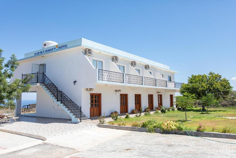 Karpaz Sunset Hotel Rizokarpaso Екстер'єр фото