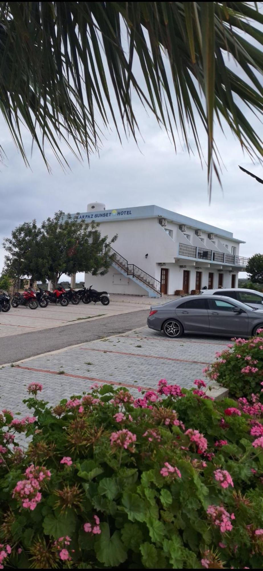 Karpaz Sunset Hotel Rizokarpaso Екстер'єр фото
